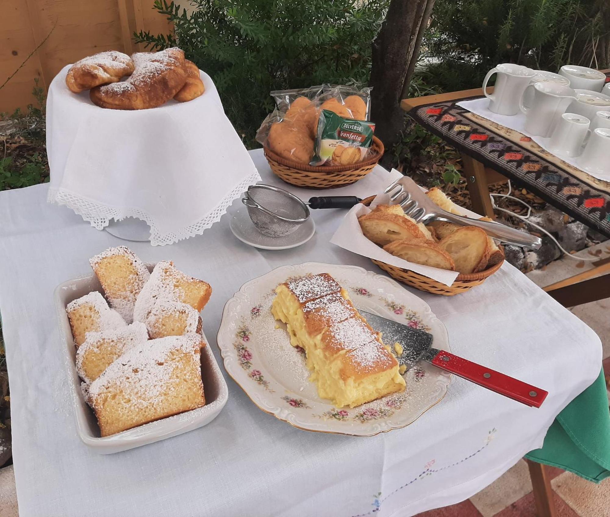 B&B Il Giardino Del Barone Pozzomaggiore Dış mekan fotoğraf